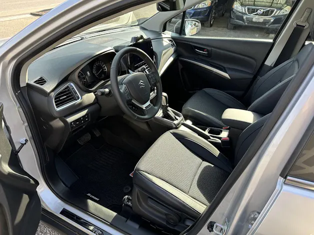 Suzuki S-Cross 1.4 T Sakura Top Hybrid 4x4