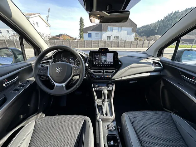 Suzuki S-Cross 1.4 T Sakura Top Hybrid 4x4