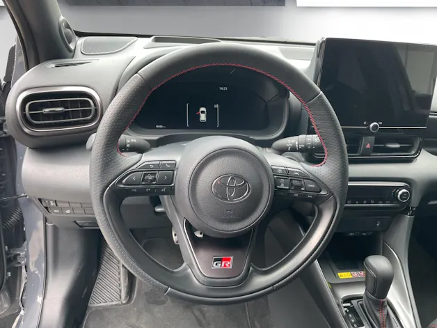 Toyota Yaris 1.5 VVT-i HSD GR Sport