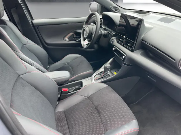Toyota Yaris 1.5 VVT-i HSD GR Sport