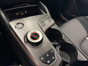 https://vehicle.imgix.net/4249416/06117a80-5e87-4d0a-97ec-ea12cd257353.jpg
