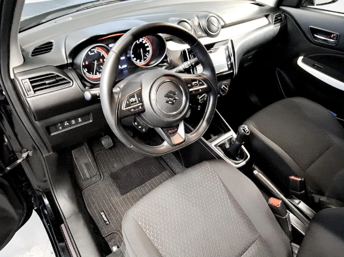 Fahrzeugbild SUZUKI SWIFT