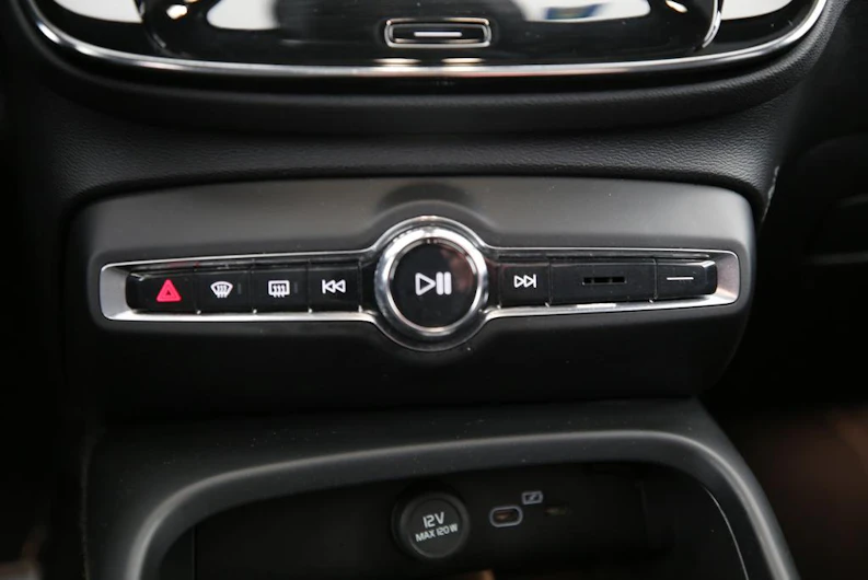 immagine del veicolo VOLVO XC40