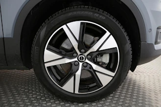 https://vehicle.imgix.net/4249470/7030ca03-6da5-43ac-87a4-5baf00455fcf.jpg
