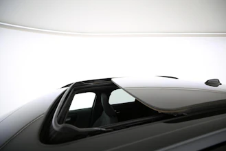 https://vehicle.imgix.net/4249470/eba99cd6-cefc-400c-bebf-d99d132dd816.jpg