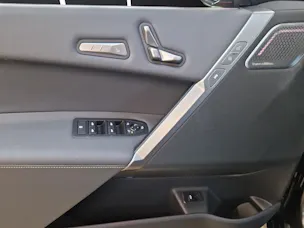 BMW iX M70