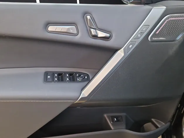 BMW iX M70