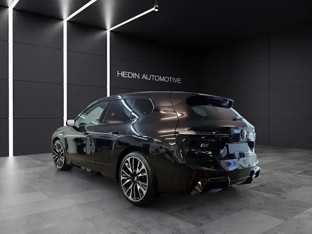 BMW iX M70