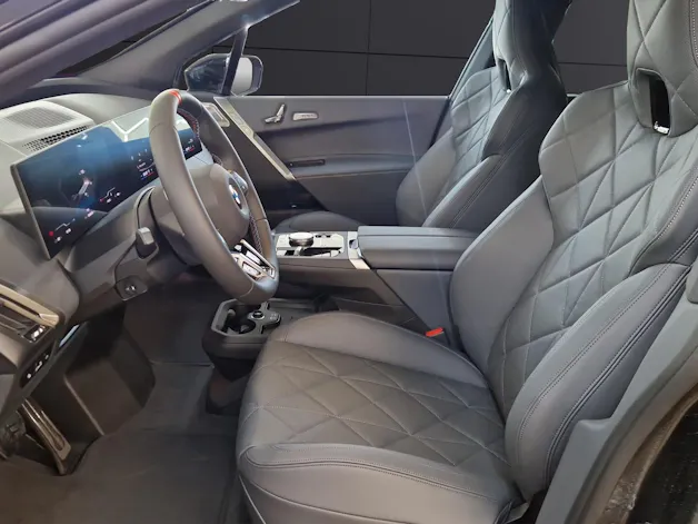 BMW iX M70