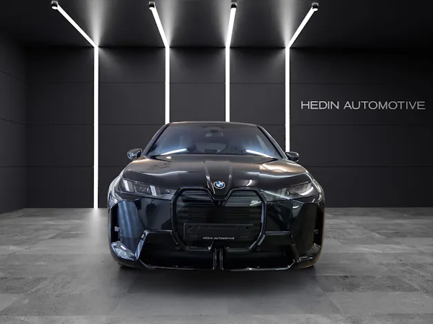 BMW iX M70