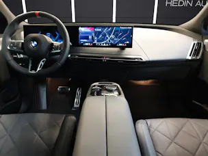 BMW iX M70