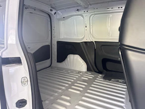 https://vehicle.imgix.net/4249590/3727e696-4341-4c6d-bed5-20b82fd38518.jpg