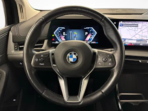 https://vehicle.imgix.net/4249677/cc3050dc-03d7-4788-8e79-1dcec8b416d2.jpg