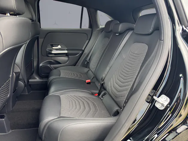 Mercedes-Benz GLA 200 Night Star