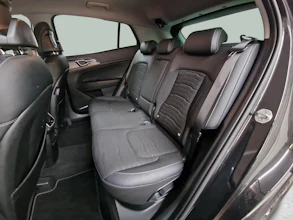https://vehicle.imgix.net/4249799/1f8f6ae5-6b67-46e3-b602-6bf825d9824e.jpg