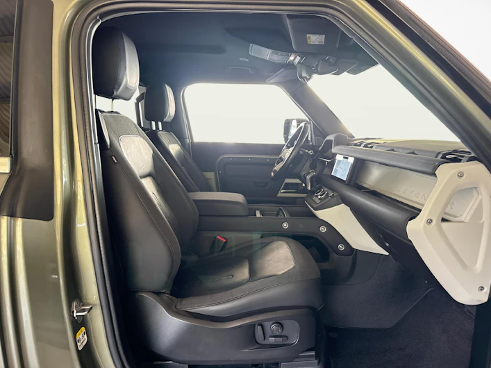 Fahrzeugbild LAND ROVER DEFENDER
