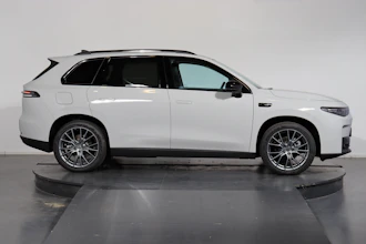 https://vehicle.imgix.net/4249947/ec8239b6-8f15-4ee4-a92d-4019f52fc5e9.JPG