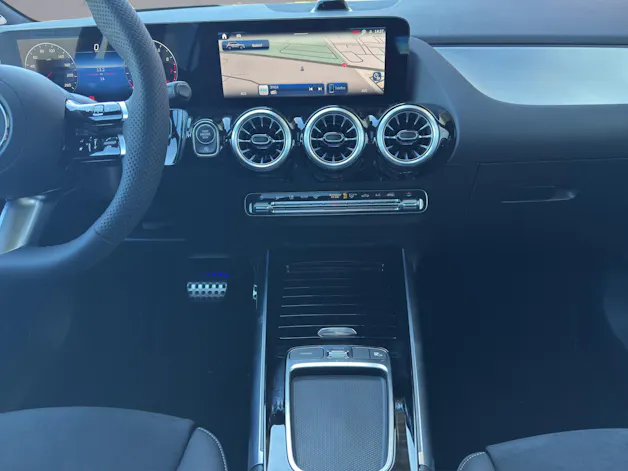 Mercedes-Benz GLA 250 Swiss Star AMG Line 4matic