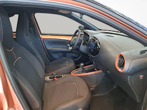 https://vehicle.imgix.net/4250106/28b94fcd-18d0-45f2-8397-8bb20bf9240a.jpg