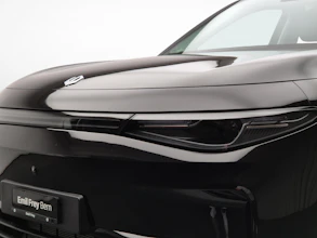 https://vehicle.imgix.net/4250206/6e3b7a90-de85-4cd9-9140-c371e48576d2.jpg