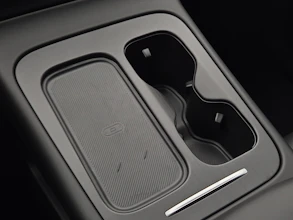 https://vehicle.imgix.net/4250227/a0b4b33b-c008-4ea8-aee7-ec06f3e84c39.jpg