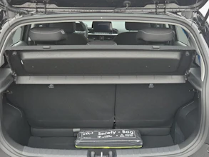 https://vehicle.imgix.net/4250274/197d6c52-703d-450f-bc82-425c64c48ff3.jpg
