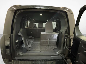 Fahrzeugbild LAND ROVER Defender 110 3.0 D I6 250 S