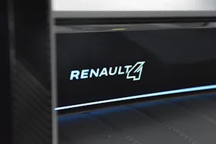 Renault R4 E-Tech Comfort Range iconic