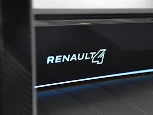Renault R4 E-Tech Comfort Range iconic
