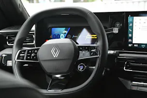 Renault R4 E-Tech Comfort Range iconic