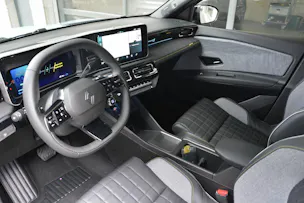 Renault R4 E-Tech Comfort Range iconic