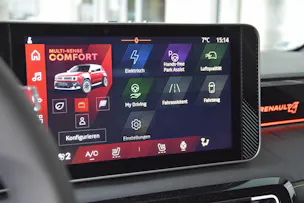 Renault R4 E-Tech Comfort Range iconic