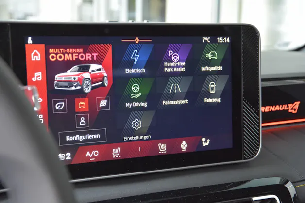 Renault R4 E-Tech Comfort Range iconic