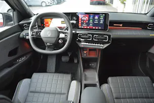 Renault R4 E-Tech Comfort Range iconic