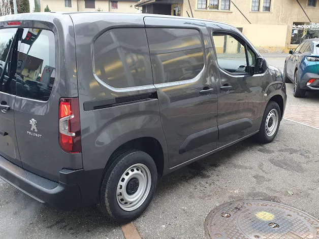 Peugeot Partner BlueHDi Long 1000kg Helvetia (438)