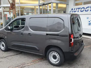 Peugeot Partner BlueHDi Long 1000kg Helvetia (438)
