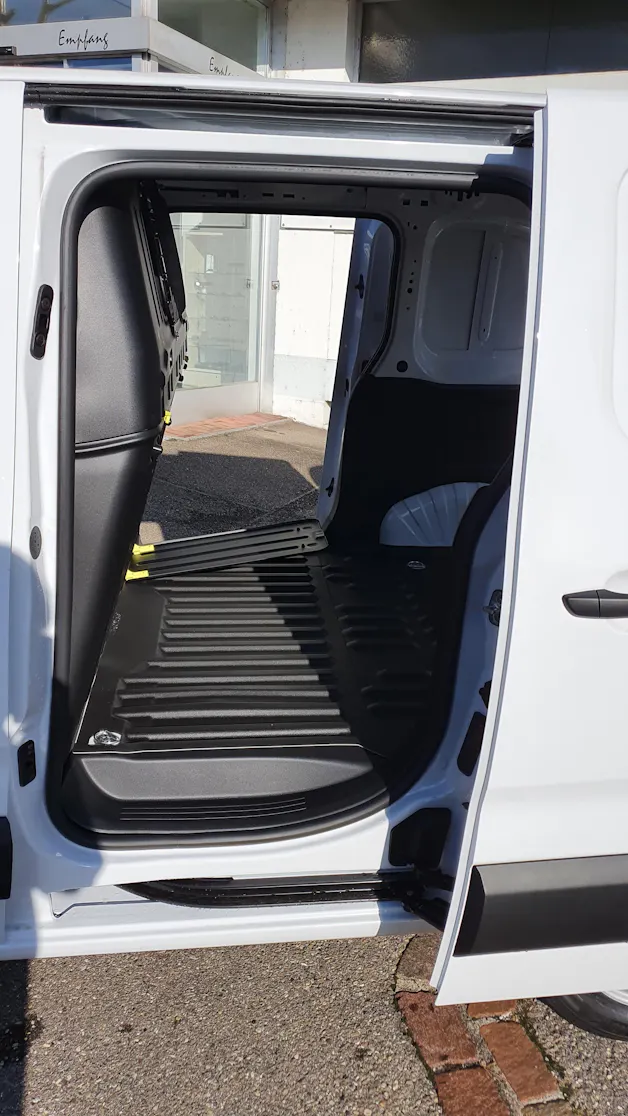 Peugeot Partner stnd. Premium 650kg Helvetia (437)