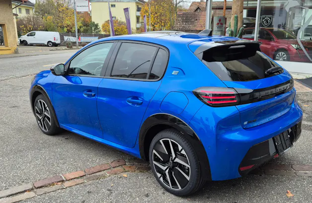 Peugeot e-208 Allure Helvetia (440)