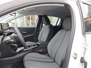 Peugeot e-208 Allure Helvetia (440)