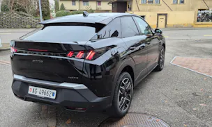 Peugeot 3008 MHEV Allure Helvetia (401)