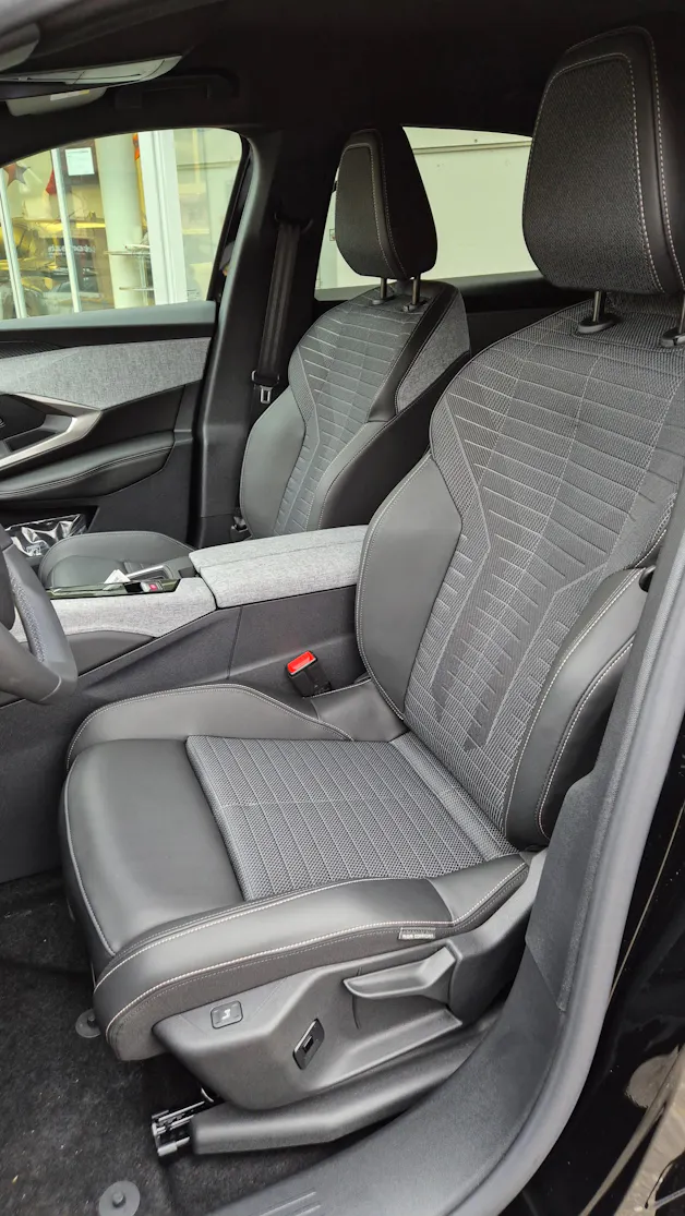 Peugeot 3008 MHEV Allure Helvetia (401)