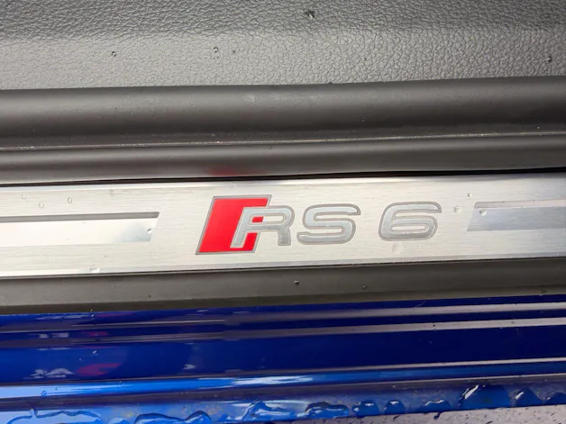 Audi RS6 AVANT 4.0 TFSI QUATTOR *** ASSISTENZPAKET, MATRIX LED & ANHÄNGEKUPPLUNG ***