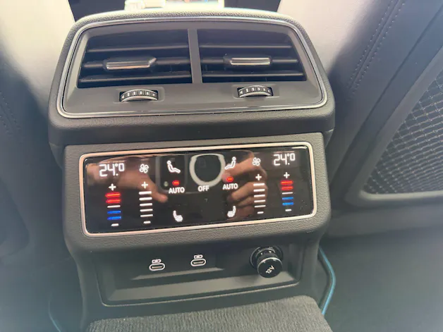 Audi RS6 AVANT 4.0 TFSI QUATTOR *** ASSISTENZPAKET, MATRIX LED & ANHÄNGEKUPPLUNG ***