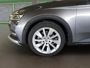 SKODA Superb 2.0 TDi Scout 4x4 DSG