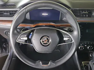 SKODA Superb 2.0 TDi Scout 4x4 DSG