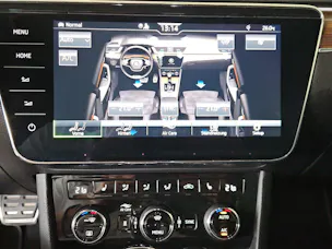 SKODA Superb 2.0 TDi Scout 4x4 DSG