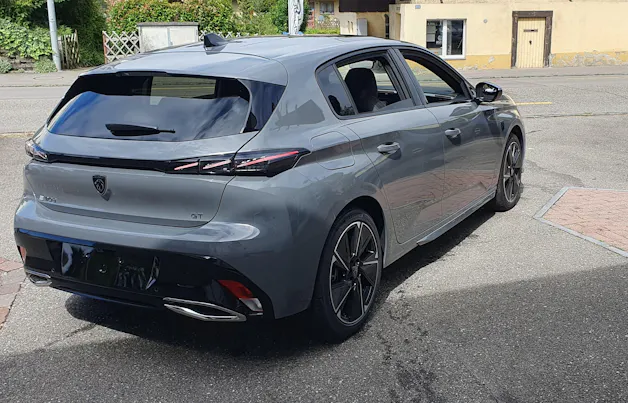 Peugeot E-308 GT Helvetia (402)