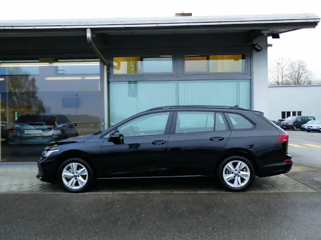 VW Golf VIII Variant 1.5 eTSI Life DSG