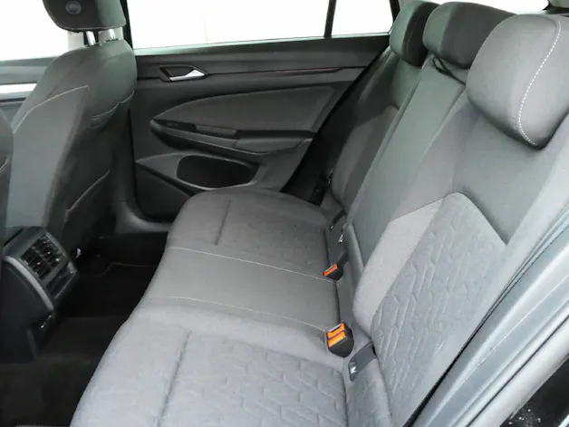 VW Golf VIII Variant 1.5 eTSI Life DSG