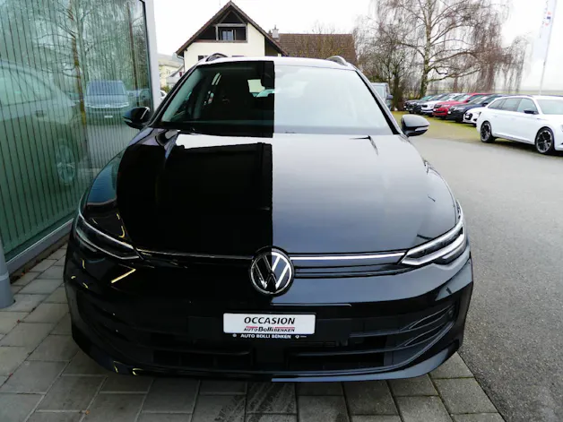 VW Golf VIII Variant 1.5 eTSI Life DSG